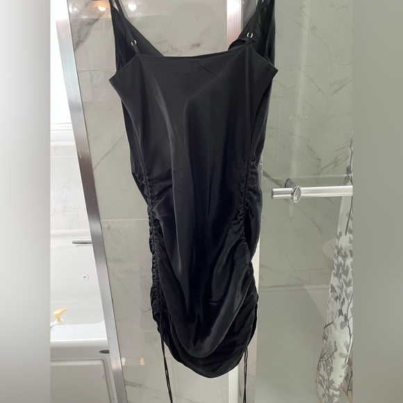 Wilfred
Only Ruched Slip Dress in Small and the colour Black - Picture 12 of 13